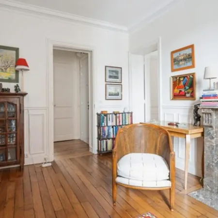 Lumineux Avec Balcon Au Cœur De Appartement Paris