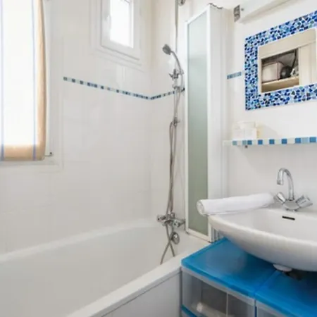 Appartement Lumineux Avec Balcon Au Cœur De Paris