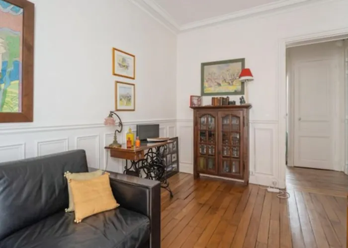 Lumineux Avec Balcon Au Cœur De Appartement Paris